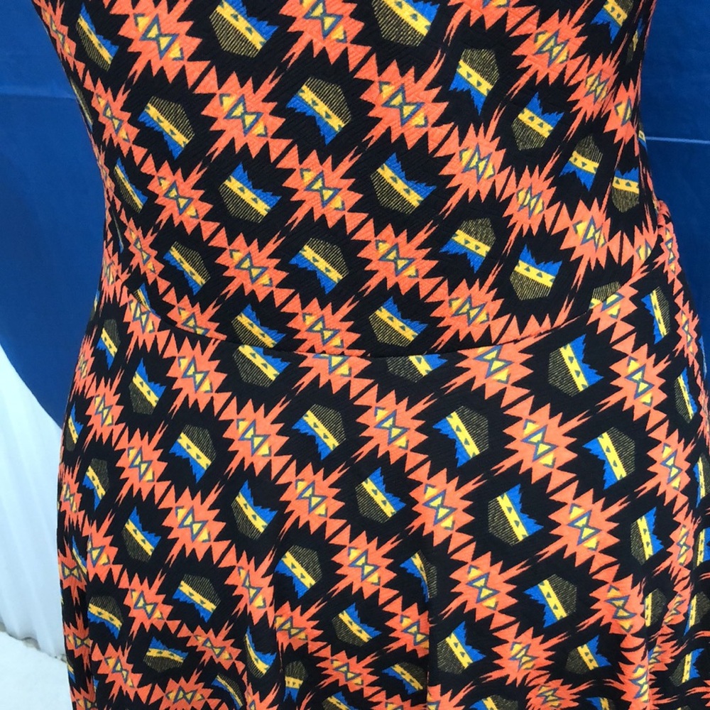 LulaRoe Ladies Colorful Dress - Picture 4 of 7